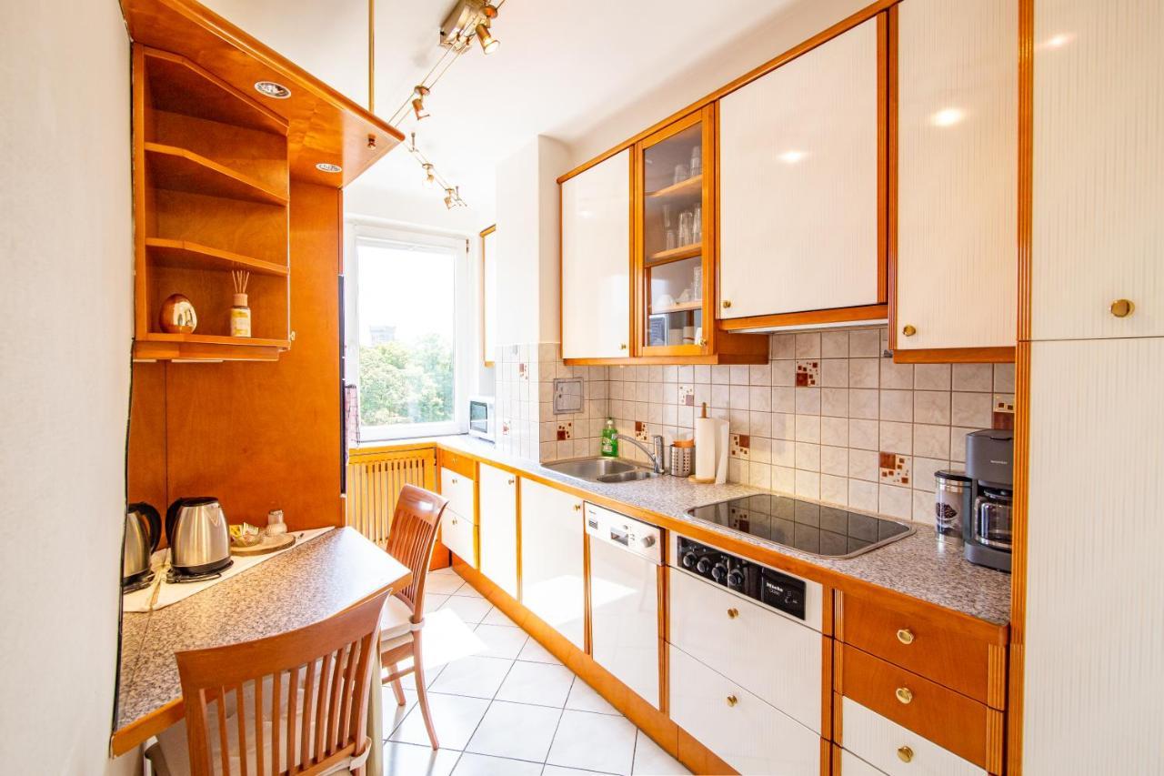 Best Rated Central Apartment Vienna - Ac, Wifi, 24H7Days Self Check-In, Board Games, Netflix Екстер'єр фото