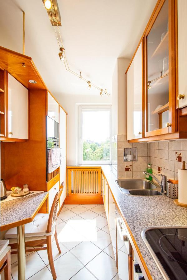 Best Rated Central Apartment Vienna - Ac, Wifi, 24H7Days Self Check-In, Board Games, Netflix Екстер'єр фото
